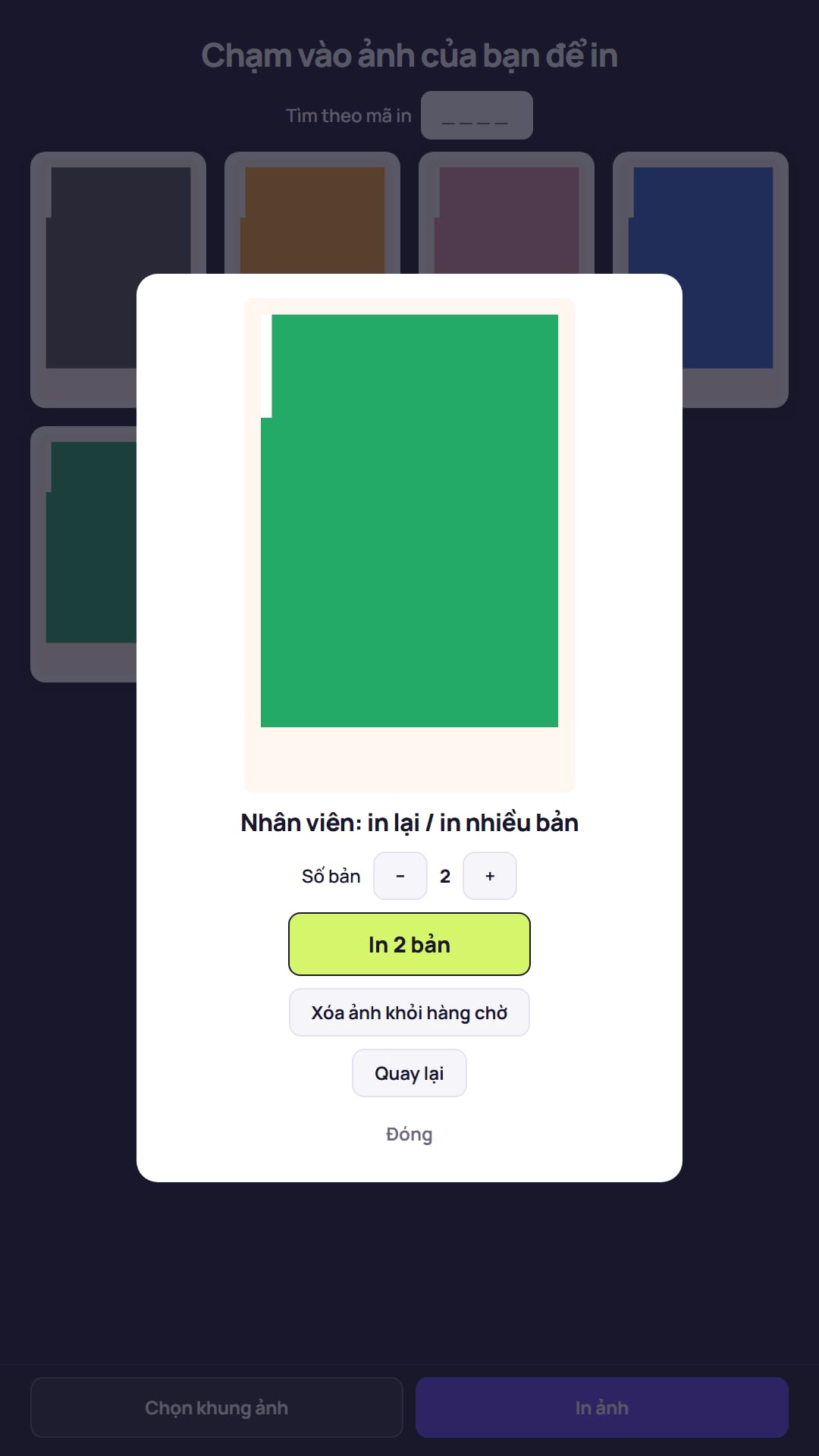 Nhân viên chọn số bản
